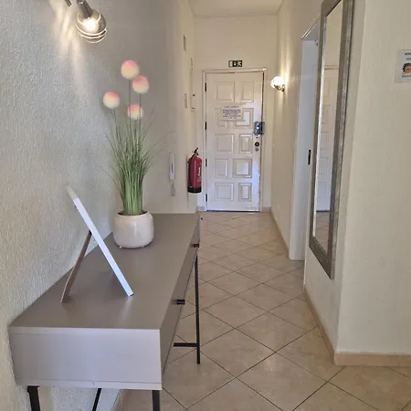Holidays Near The Strip Appartement Albufeira