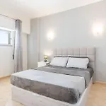 Apartament Holidays Near The Strip *