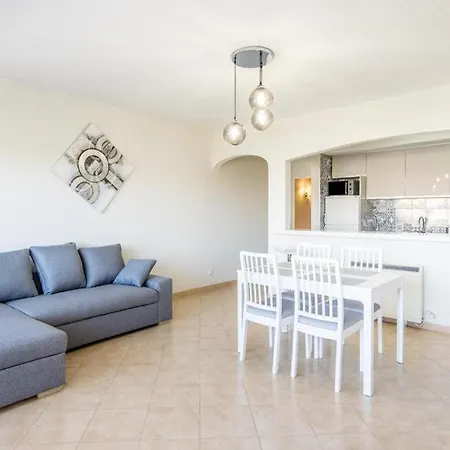 Lägenhet Holidays Near The Strip