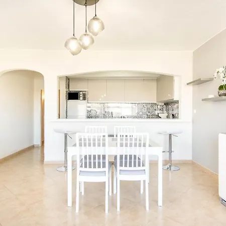 Holidays Near The Strip Lägenhet