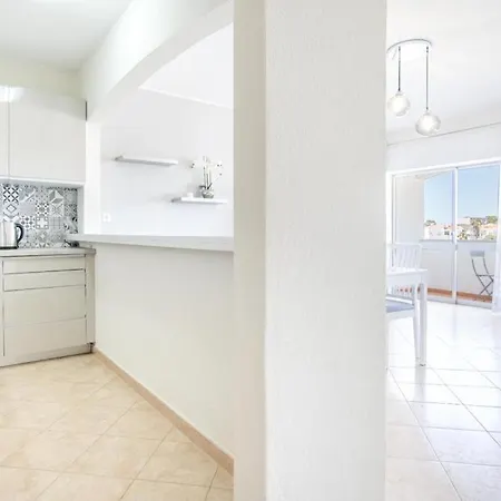 Apartament Holidays Near The Strip Albufeira