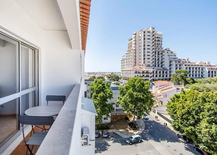 Holidays Near The Strip Lägenhet