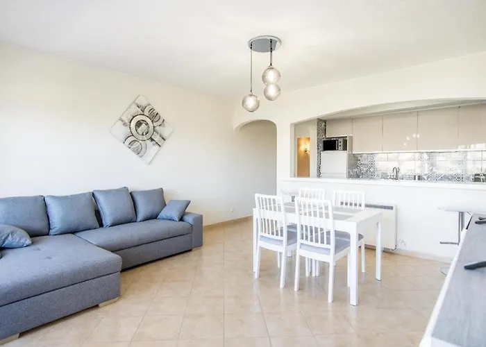 Lägenhet Holidays Near The Strip