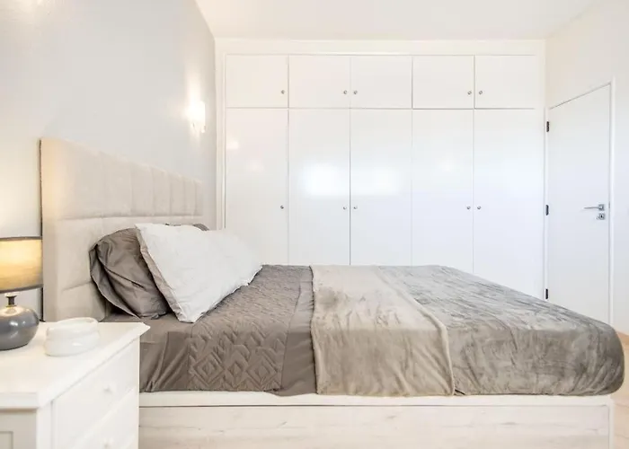 Holidays Near The Strip Lägenhet *